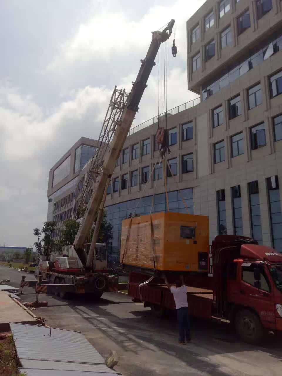 我公司与湖南塞隆药业成功签订300KW康明斯发电机组一台 我公司与湖南塞隆药业成功签订300KW康明斯发电机组一台