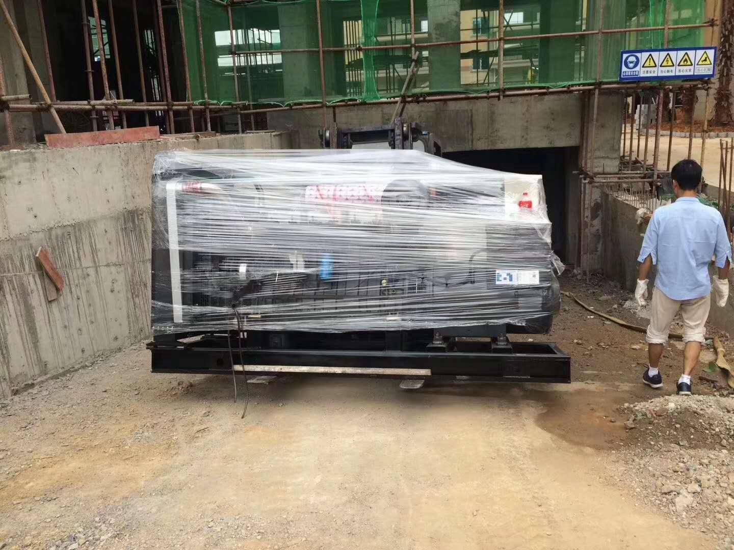 永州道县西班牙花园小区在明邦购置300kw潍柴发电机一台 永州道县西班牙花园小区在明邦购置300kw潍柴发电机一台