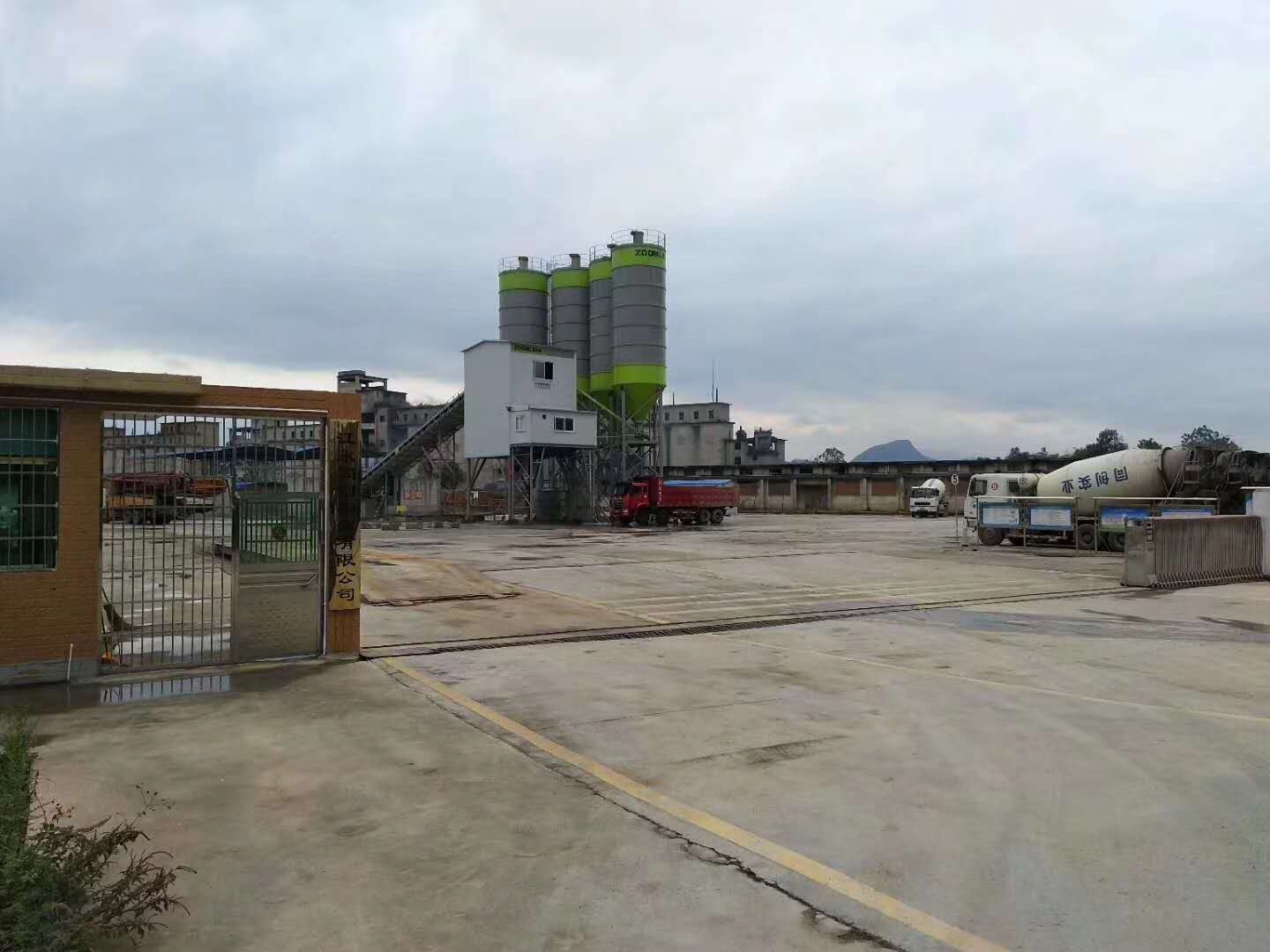 永州江永同创实业有限公司-搅拌站安装明邦300kw玉柴发电机一台