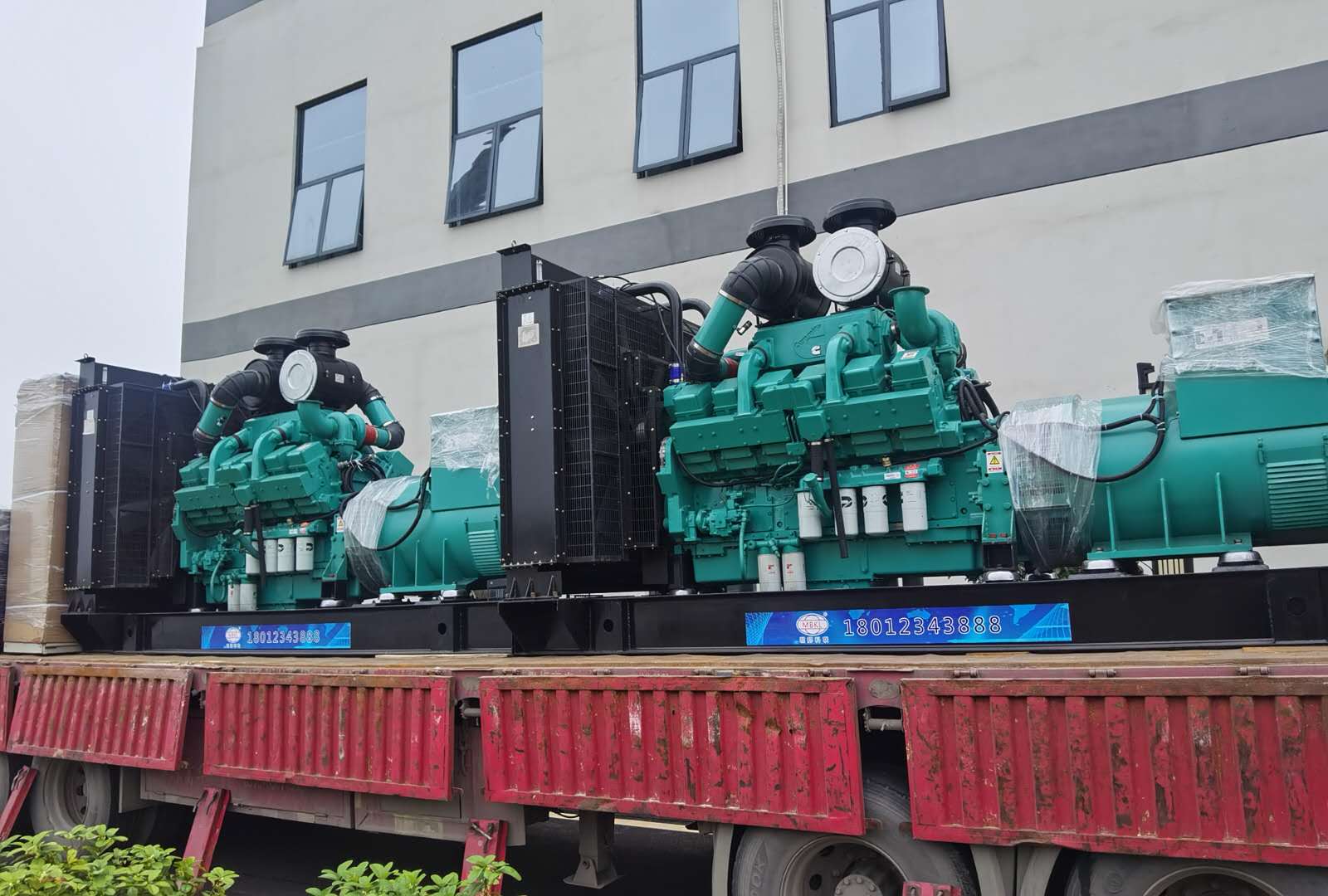 明邦为永州潇湘源学校提供800kw康明斯发电机2台 明邦为永州潇湘源学校提供800kw康明斯发电机2台