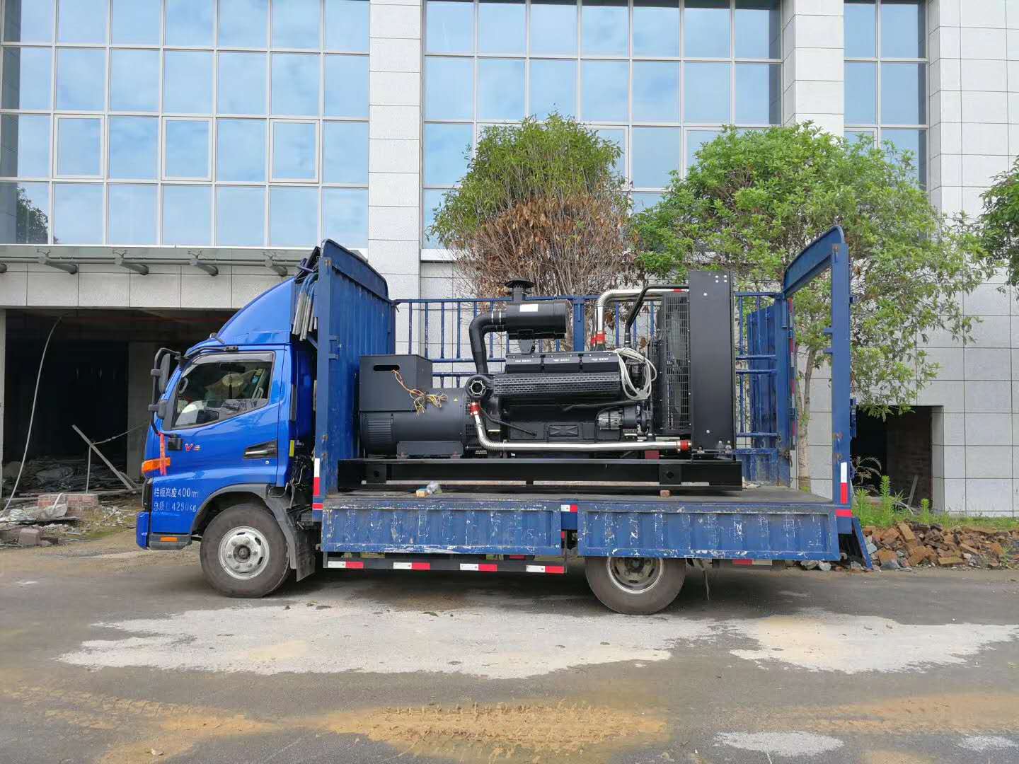 明邦与怀化芷江体育馆签订400kw上柴发电机一台 明邦与怀化芷江体育馆签订400kw上柴发电机一台